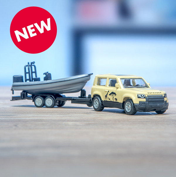 Land Rover Defender „Safari“ mit Boot 