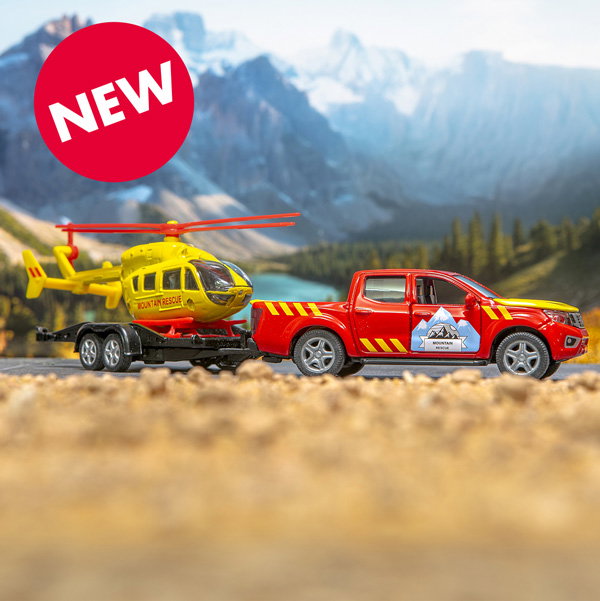 Nissan Navara mit Helikopter