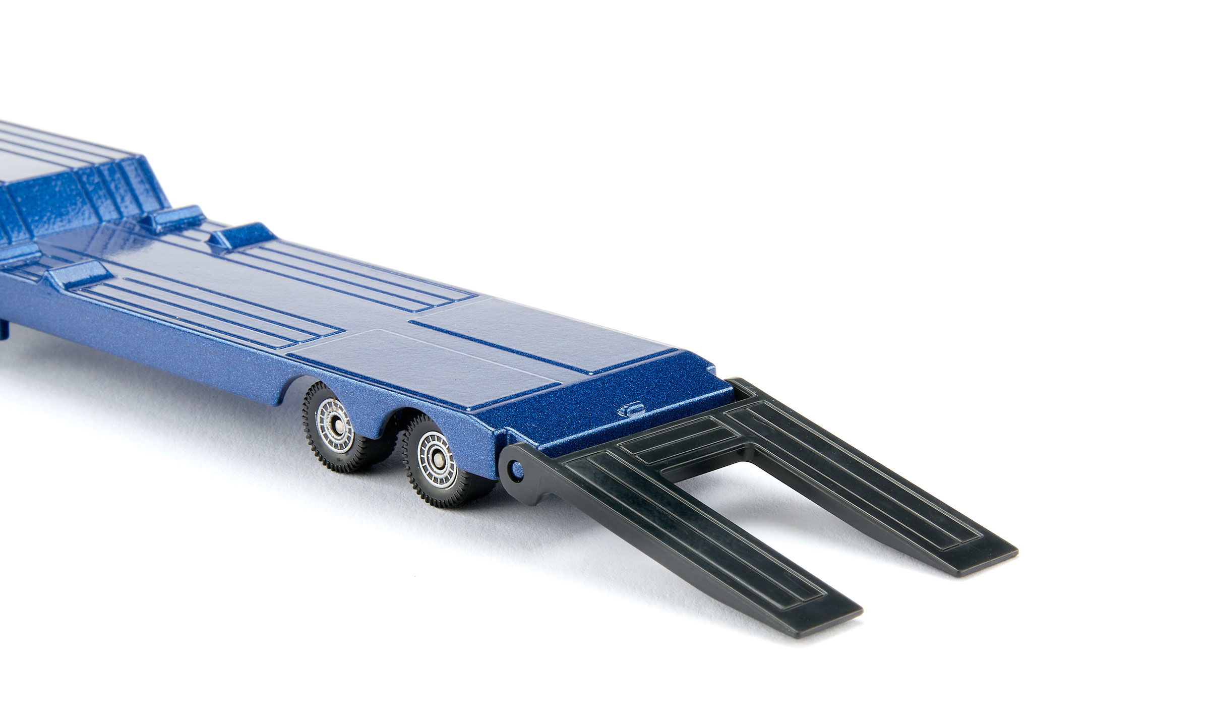 MAN Lkw mit Baggerlader