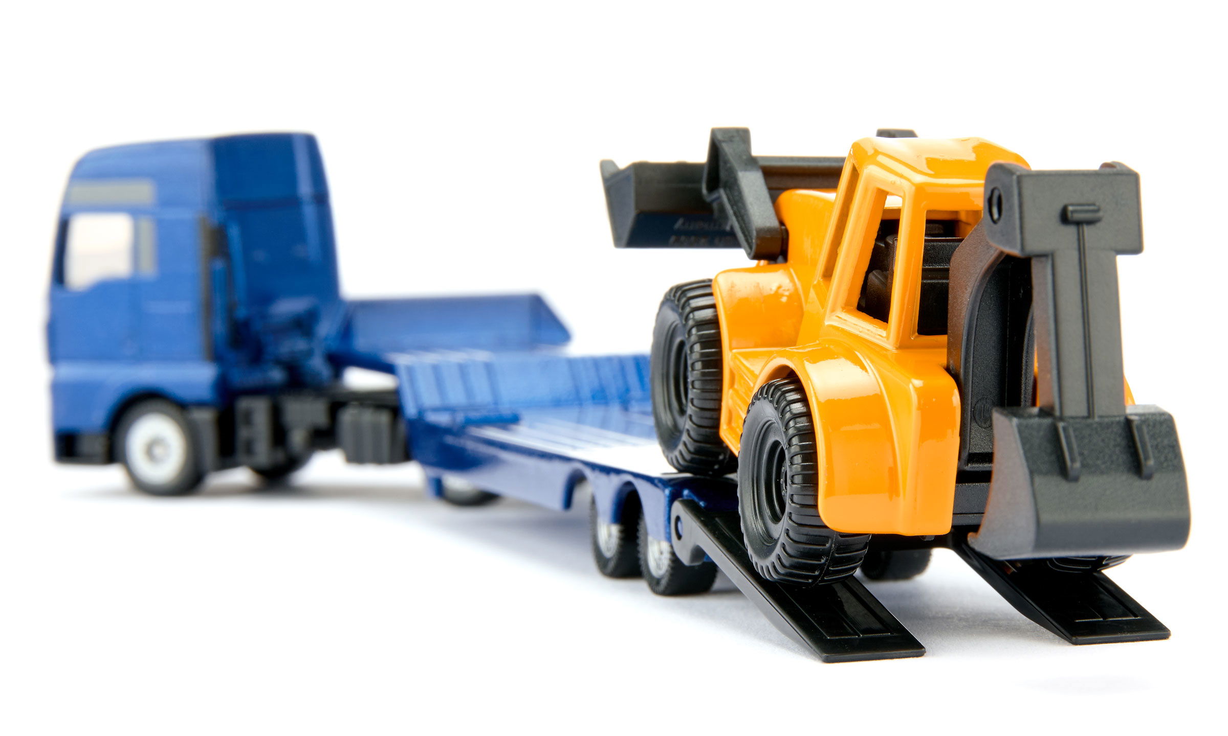 MAN Lkw mit Baggerlader