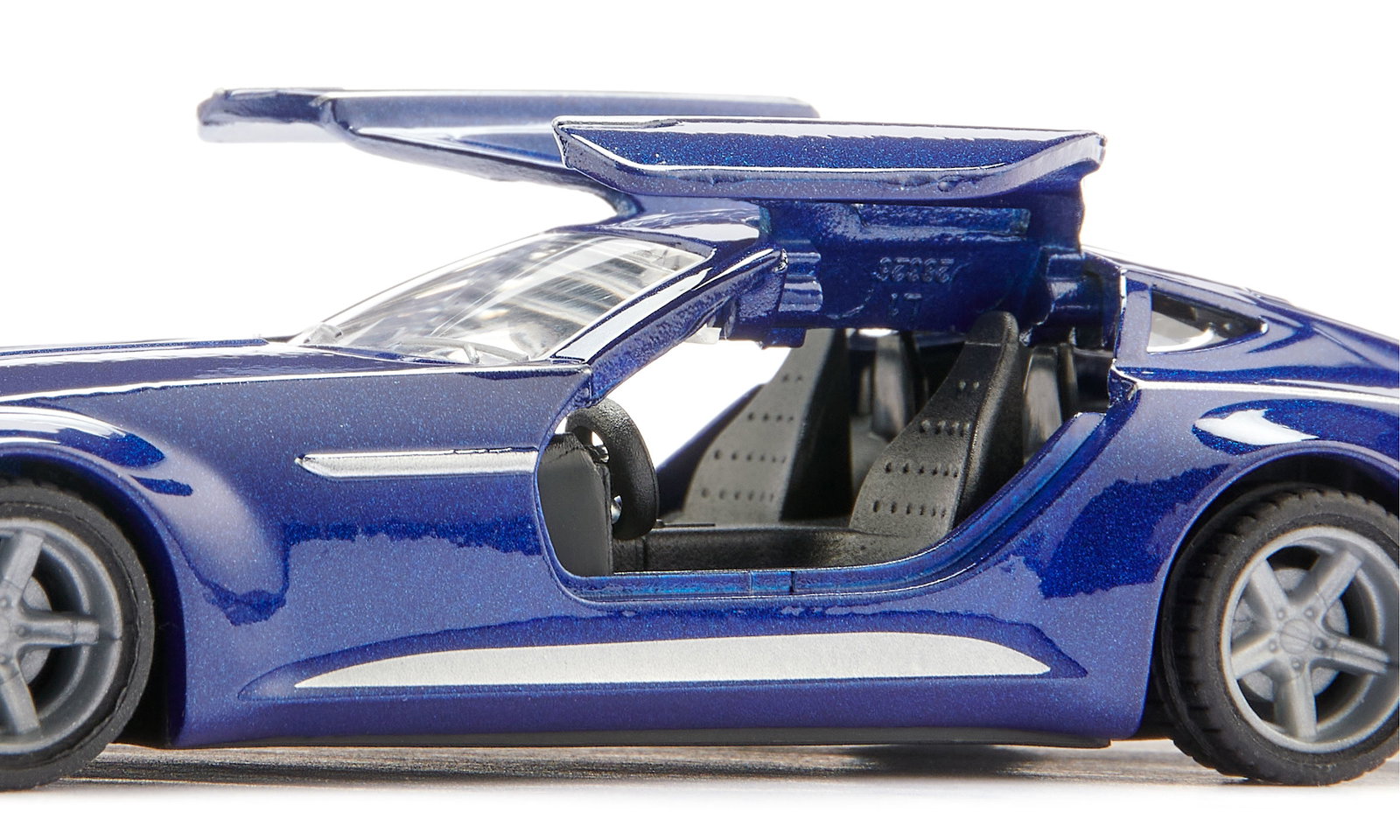 Vision Mercedes-Maybach 6 – blue, 1:50 | Siku model car online