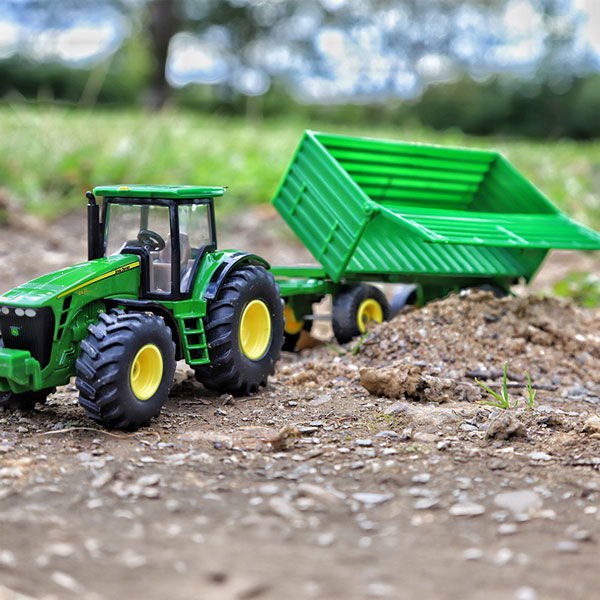 Tractor met aanhangwagen