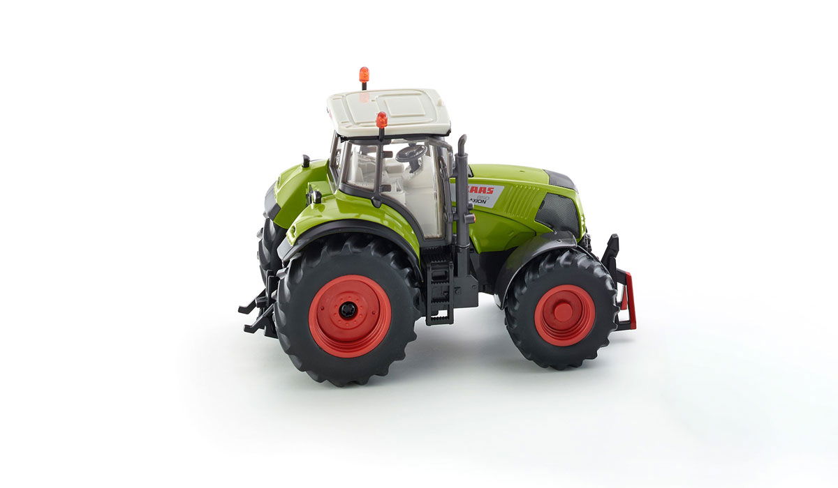 SIKUCONTROL Claas Axion 850 Traktor auf weißem Hintergrund in Fahrtrichtung rechts