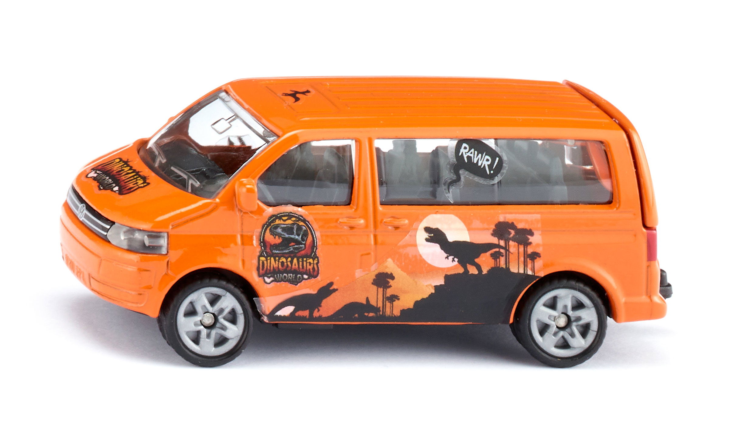 VW Multivan mit Dino-Stickern